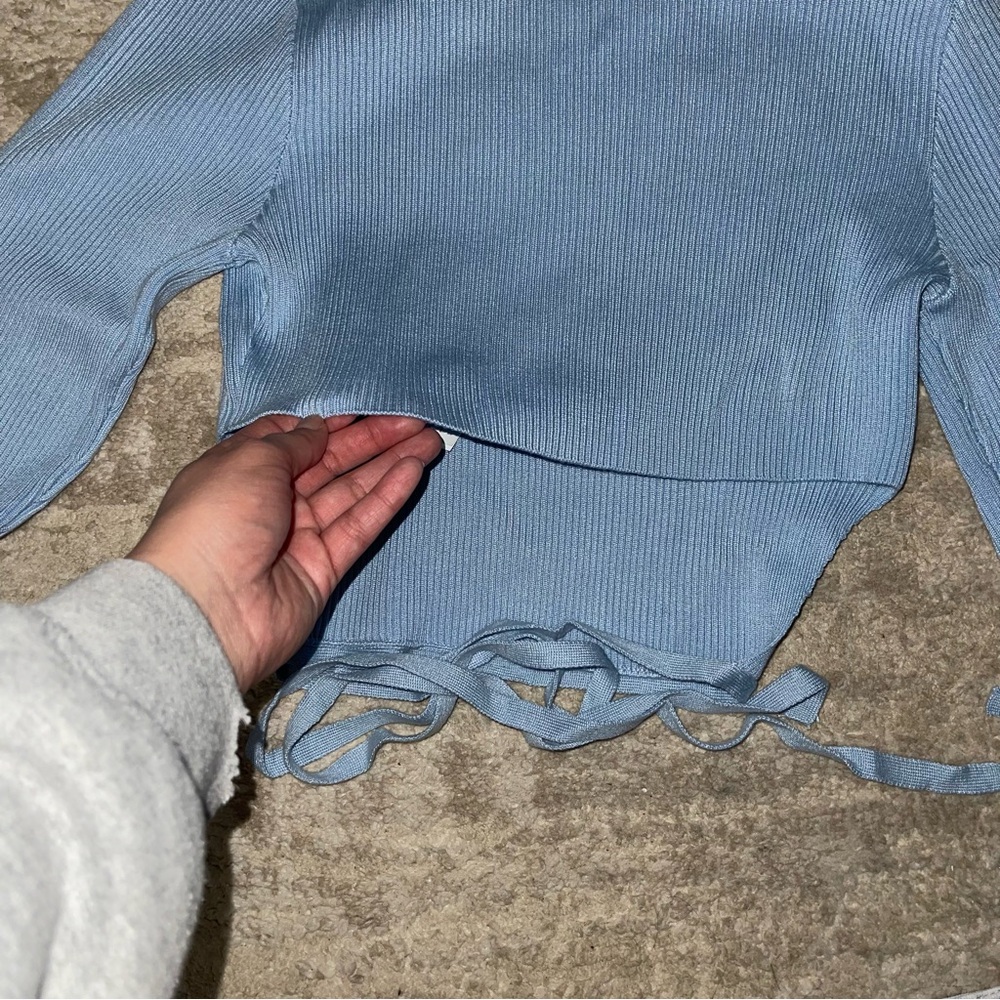 Misguided Tie-Back Ribbed Crop Top - Picture 4 of 4